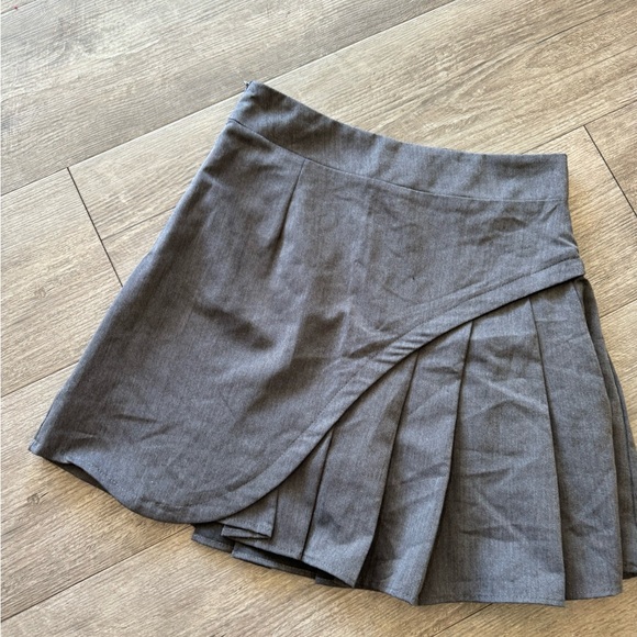 LAST PRICE🍒🤍 MIRACLE mini skirt ✨ - Picture 5 of 9